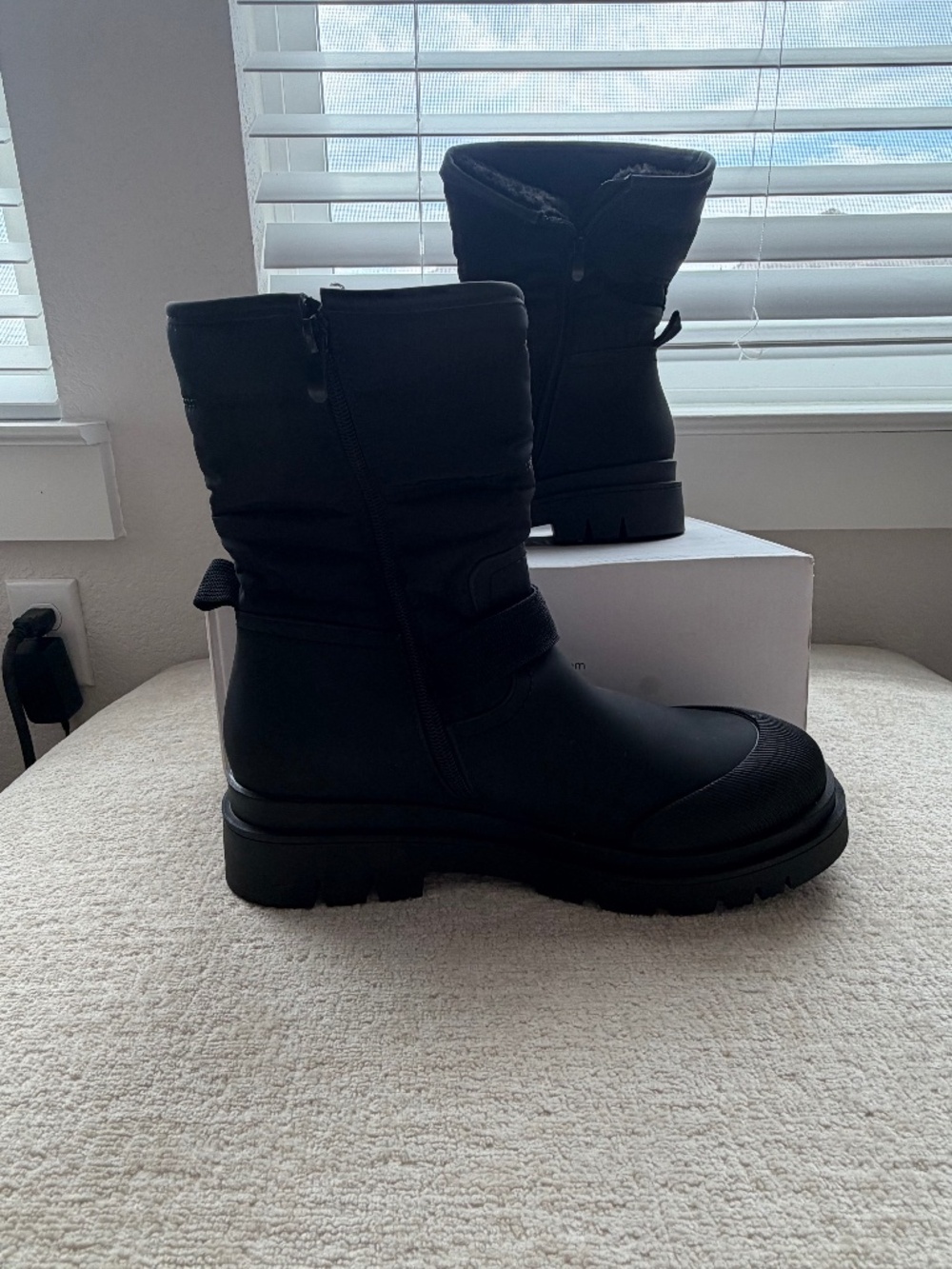 Dream Pairs Non-Slip Mid-Calf Waterproof Snow Boots